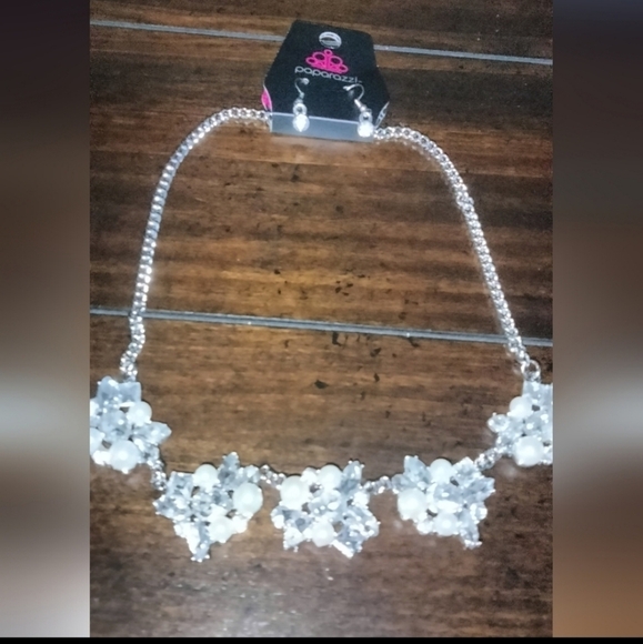 paparazzi Dresses & Skirts - Paparazzi Necklace Set